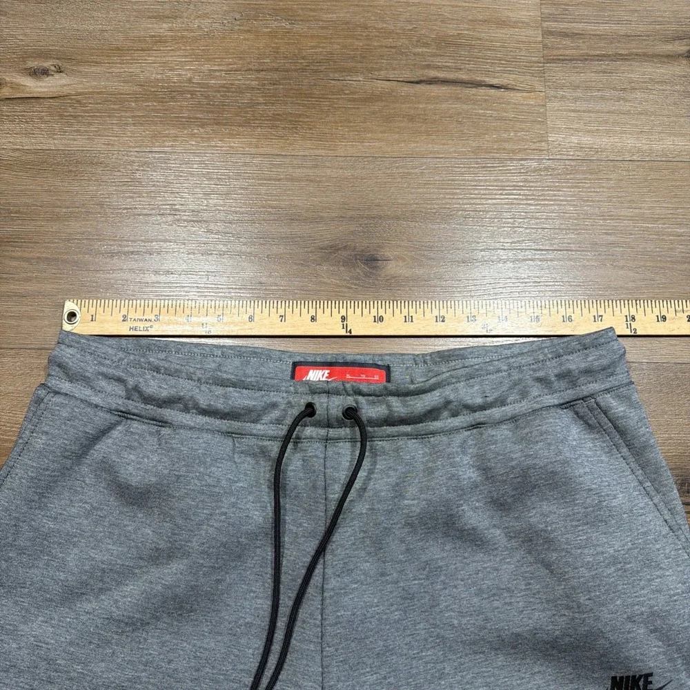 Nike Men's XL Tech Fleece Joggers Pants Gray Tapered Pockets 805162-091